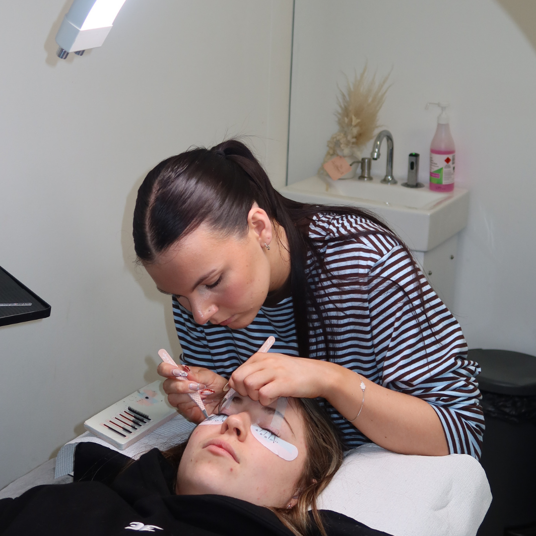1:1 In Person Beginner Lash Artistry